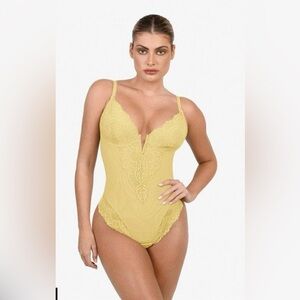 Popilush Shapewear Lace Deep V-Neck Sculpting Thong Bodysuit NWT